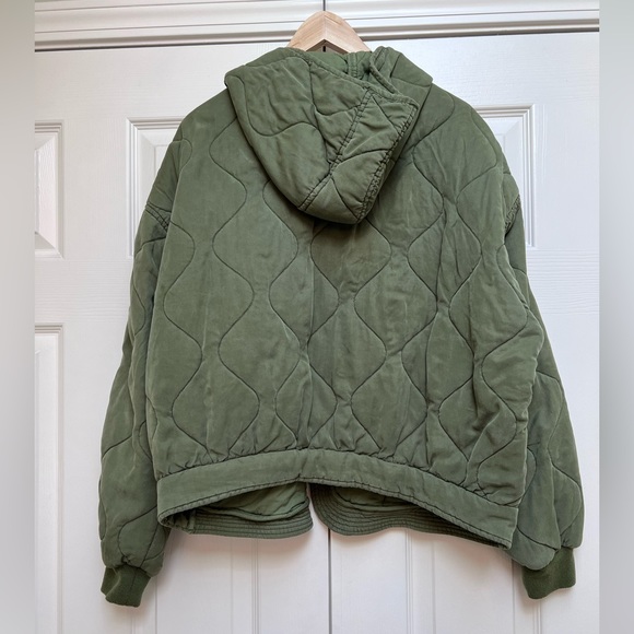 EUC Blank NYC quilted hooded jacket women’s size Large - Picture 3 of 6